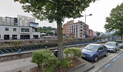 thumbnailpanoidfW5UmMIbl5i2Si_NLQHroQcb_clientsearch.gws-prod.gpsw408h240yaw80.183784pitch0thumbfov100.jpeg