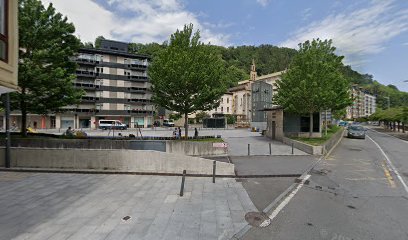 thumbnailpanoidy0q5g_C3zM9cCVFxubPuMgcb_clientsearch.gws-prod.gpsw408h240yaw303.0675pitch0thumbfov100.jpeg