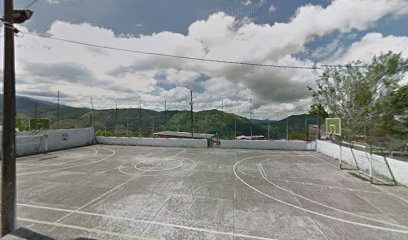 Cancha y parque infantil fondo obrero
